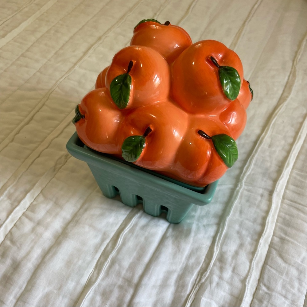 HomeWorx by Harry Slatkin Ceramic Farmstand Peaches Fruit Basket Decor